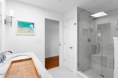 Premiere location - 3 blocks to the beach. Stunning 4 bedroom, 3 - photo 37