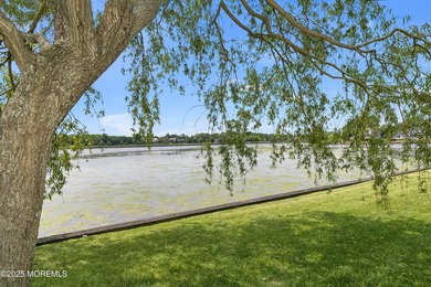 Premiere location - 3 blocks to the beach. Stunning 4 bedroom, 3 - photo 40