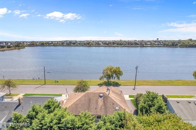 Premiere location - 3 blocks to the beach. Stunning 4 bedroom, 3 - photo 44