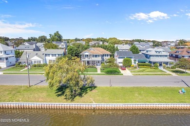 Premiere location - 3 blocks to the beach. Stunning 4 bedroom, 3 - photo 49