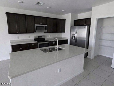 AUCTION. Affordable waterfront townhome offers 3 beds, 2.5 baths - photo 6