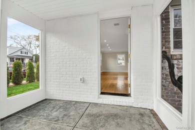 DEFINING MODERN LUXURY LIVING IN MANHASSET The most beautiful - photo 11