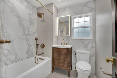 DEFINING MODERN LUXURY LIVING IN MANHASSET The most beautiful - photo 13
