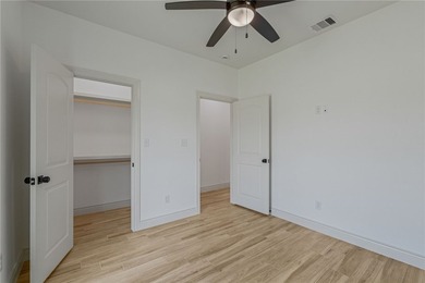 Now available as a pre-completion opportunity, this 3-bedroom - photo 16