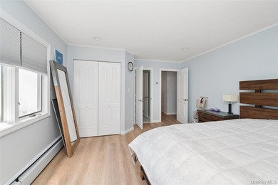 Welcome to Your Dream Home in the Heart of Merrick! Perfectly - photo 16
