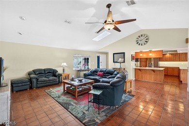 Are you looking for aviation based lifestyle? This move-in ready - photo 7