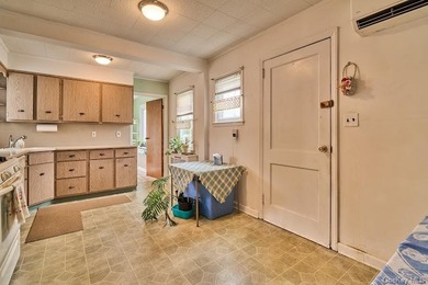 WELCOME TO 161 VAN BUREN STREET, WEST BABYLON... This delightful - photo 7