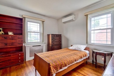 WELCOME TO 161 VAN BUREN STREET, WEST BABYLON... This delightful - photo 9