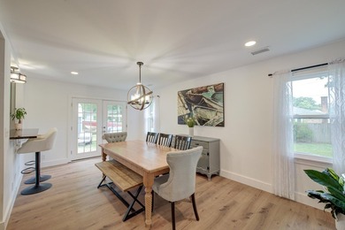 Welcome to 843 Trent Street, a beautifully renovated Charleston - photo 3