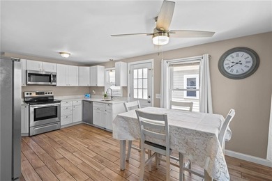 Welcome home to this totaly remodled ranch offering a - photo 5