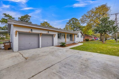 Welcome to your updated waterfront retreat in the desirable - photo 2