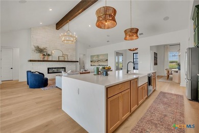 Exceptional design meets everyday comfort in this beautifully - photo 3