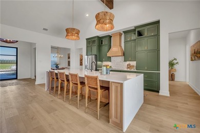 Exceptional design meets everyday comfort in this beautifully - photo 9