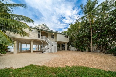 Charming oceanfront cottage located in the historic district of - photo 4