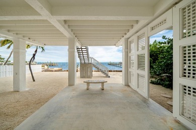 Charming oceanfront cottage located in the historic district of - photo 8