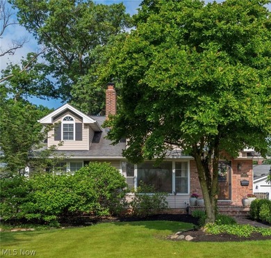 Love where you live! Nestled on a picturesque street in Bay - photo 2