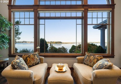 Discover the ULTIMATE BLEND of WATERFRONT LUXURY and EQUESTRIAN - photo 4