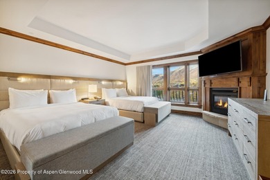 2024 renovations completed (including new decor, furniture - photo 22