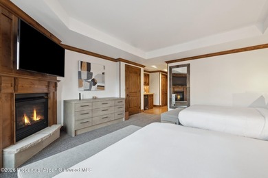 2024 renovations completed (including new decor, furniture - photo 25