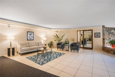 Empty Nesters or 1st time buyers! 2 bedroom, 2 bathroom one - photo 6