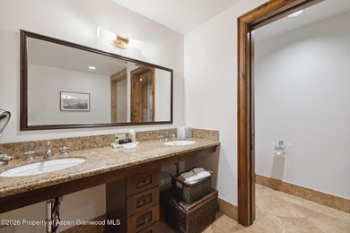 2024 renovations completed (including new decor, furniture - photo 27