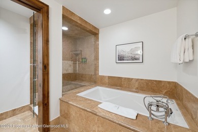 2024 renovations completed (including new decor, furniture - photo 28