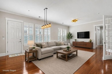 Welcome to this beautifully maintained 3+ bedrooms plus den, 2 - photo 2