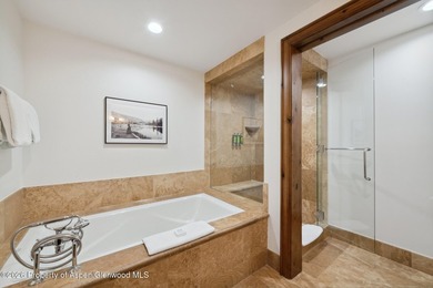 2024 renovations completed (including new decor, furniture - photo 33