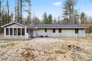 Charming 2-Bedroom Home in Royal South - Steps from Lake Laura & - photo 16