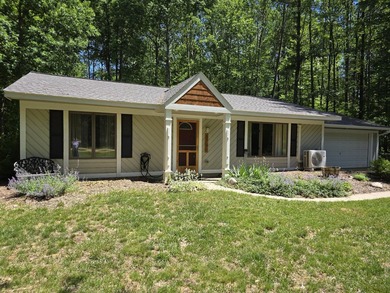 Charming 2-Bedroom Home in Royal South - Steps from Lake Laura & - photo 20