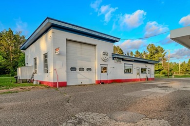 Prime Commercial Opportunity at the Gateway to the Northwoods! - photo 2