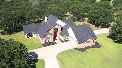 (private lake, pond, creek) Home For Sale in Sunset Texas