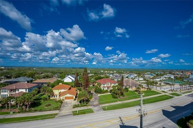 Seclusion meets spectacular views in this rare, top-floor corner - photo 3