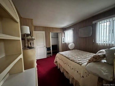 Lindenhurst Ranch, 3 Bedrooms, LR w/ Fireplace, Enclosed Sunroom - photo 10