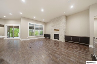 Stunning Wilderness Ridge home backing to Hole #7 of the golf - photo 5