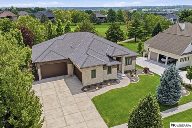 Stunning Wilderness Ridge home backing to Hole #7 of the golf - photo 8