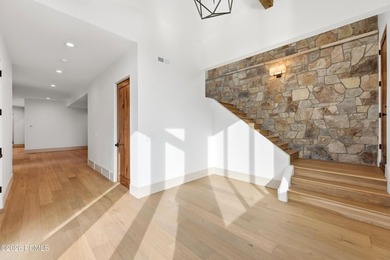 This brand new luxury build is perfectly seated on the lower - photo 18