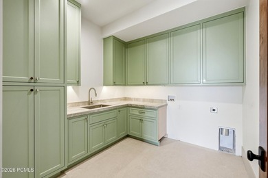 This brand new luxury build is perfectly seated on the lower - photo 28
