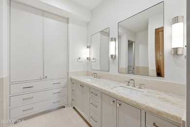 This brand new luxury build is perfectly seated on the lower - photo 31