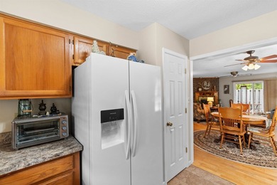 Welcome to this beautifully maintained condo in Carolina Ridge - photo 7