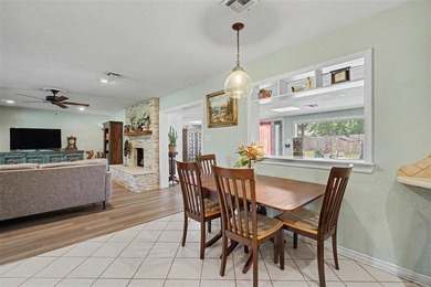 Absolutely beautiful, totally updated home in a prime location! - photo 13
