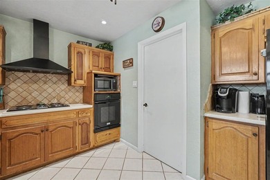 Absolutely beautiful, totally updated home in a prime location! - photo 15