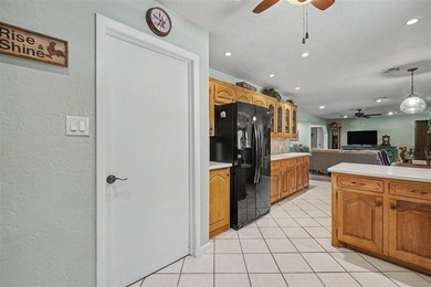 Absolutely beautiful, totally updated home in a prime location! - photo 17