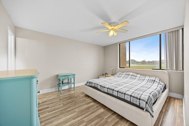 Wake up to tranquil lake and golf course views in this - photo 20