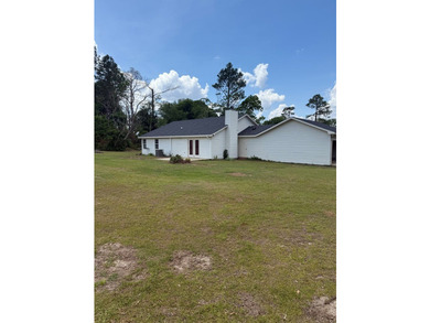 43 Victory Drive offers a 3-bed, 2-bath home, built in 1993 - photo 2