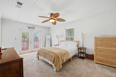 Ideally situated in one of Pensacola Beach's most central and - photo 22