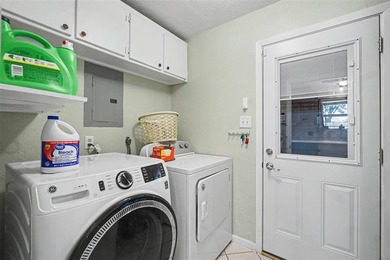 Absolutely beautiful, totally updated home in a prime location! - photo 37