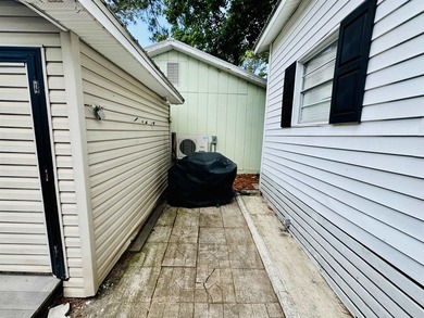 WELL BUILT 2 BED/1 AND A HALF BATH BEACH BUNGALOW WITH - photo 6