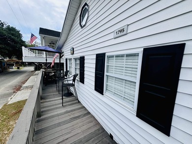 WELL BUILT 2 BED/1 AND A HALF BATH BEACH BUNGALOW WITH - photo 10