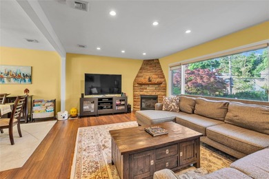 Welcome to Manhasset! Move right into this beautiful Split level - photo 4